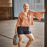 Okinawa mujer de costura de la mujer blusa y vestido