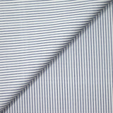 Fondo blanco de algodón con estampado marino a rayas y azul
