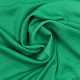 Crêpe Lenny envers satin froissé vert gazon
