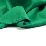 Crêpe Lenny envers satin froissé vert gazon