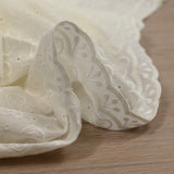 Broderie anglaise festonnée Jenny fond blanc cassé