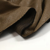 Velours polyester effet serpent fond marron