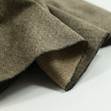 Beige abraza guijarros