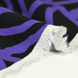 Otomano viscosa panqueque estampado espagueti de fondo negro púrpura