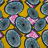 Coton imprimé ethnique Almere bleu et fuchsia fond ocre