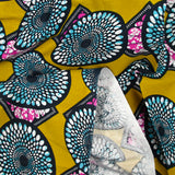 Coton imprimé ethnique Almere bleu et fuchsia fond ocre