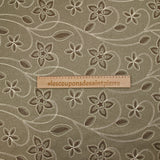 Caban brodé fleurs fond beige chiné