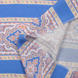 Viscosa estampada raya ornamental fondo azul cielo