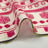 Viscose imprimée broderie d'Oaxaca fuchsia fond blanc cassé