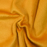 Sudadera con peluche lluvia de burbujas sobre fondo amarillo