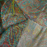 Jacquard polyester lamé cachemire doré et rouge fond vert