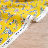 Algodón Liberty ® Leontyne Love Emma y Georgina amarillo por metro