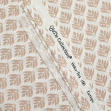 Popeline enduite imprimée végétal beige fond blanc cassé