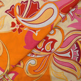 Crêpe satin de viscose cachemire ensoleillé fond jaune beurre