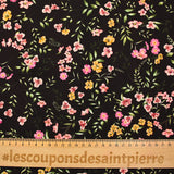 Viscose imprimée fleurs fuchsia et ocre fond marron