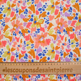 Coton imprimé Martina fleurs fantaisie pêche et camel au mètre