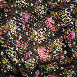 Mousseline de soie rayé argent fleurs roses fond noir