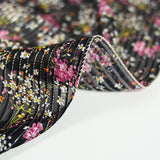 Mousseline de soie rayé argent fleurs roses fond noir