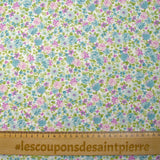 Piqué de coton imprimé les fleurs de Sarah bleu et violet fond blanc