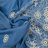 Chambray de viscose brodé bleu
