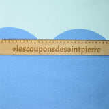 Coton imprimé texturé nuage bleu fond blanc givré