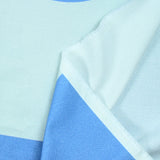 Coton imprimé texturé nuage bleu fond blanc givré