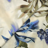 Viscosa estampada con tulipanes entrelazados fondo azul y crudo