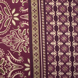Satin polyester imprimé frise et baroque fond prune