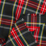 Gabardine polyviscose tissé teint à carreaux fond noir