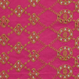 Broderie anglaise festonnée beige Clémence fond fuchsia