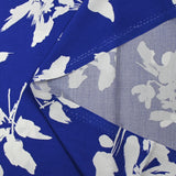 Viscose imprimée silhouette florale fond bleu électrique