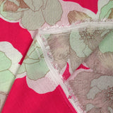 Crépon de viscose imprimé pivoine élégante fond framboise