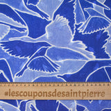 Viscose imprimée jacquard envolée sauvage bleue fond blanc