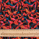 Crêpe satiné de polyester Amaryllis rouge et bleu canard fond noir