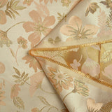 Brocart lamé éclat de fleurs doré et rose blush
