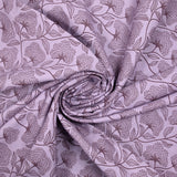 Popelina de algodón estampada con gráfico de flores fondo morado