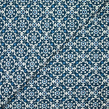 Coton indien imprimé mosaïque fleurie blanche fond bleu denim