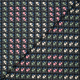 Crêpe georgette imprimé carré de fleurs fond noir