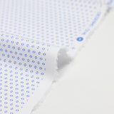 Mini camisa geométrica de algodón claro azul fondo blanco