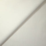 Polyester fines rayures ton sur ton blanc cassé