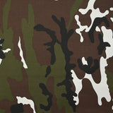 Satin de coton élasthanne militaire marron et kaki fond blanc