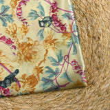 Satin de soie et viscose imprimé oiseaux fond jaune beurre