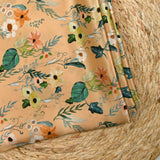 Satin de soie imprimé cascade de fleurs fond beige sable