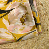 Satin de soie imprimé tulipes sauvages fond moutarde
