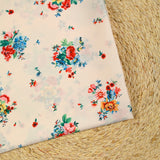 Satin polyester fin imprimé bouquet de roses fond écru