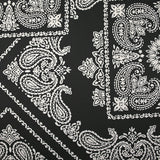 Satin polyester imprimé bandana grège fond noir