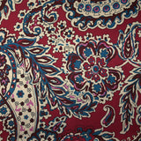 Satin polyester imprimé Pondicherry fond bordeaux