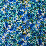 Viscose imprimée vibration d'Orient bleu et vert fond blanc