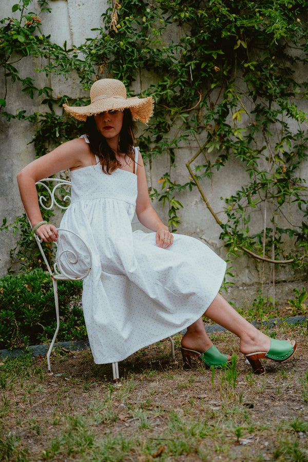 Robe à bretelles nouées