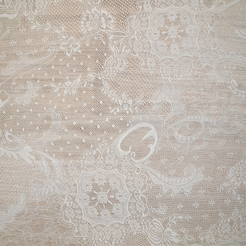Dentelle polyester Renaissance fond blanc